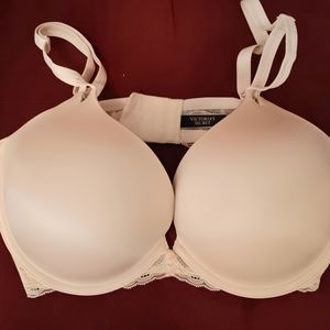 Victoria's Secret Very Sexy Pushup Bra 38DD in Soft Rose Color